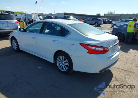 2016 Nissan Altima 2.5/2.5 S/2.5 Sl/2.5 Sr/2.5 Sv z USA, uszkodzony, nr VIN 1N4AL3AP5GC151522